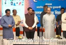 Maharashtra Political Meeting: मुंबईत 'महाराष्ट्राच्या हास्यरेषा' पुस्तक प्रकाशनावेळी देवेंद्र फडणवीस, उद्धव ठाकरे आणि राज ठाकरे एकाच व्यासपीठावर