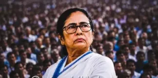 Mamata Banerjee Security: पश्चिम बंगालच्या माजी मुख्यमंत्री ममता बॅनर्जी यांच्या सुरक्षेत मोठी त्रुटी; कालीघाट येथील दुर्गा पूजा मंडपाकडे जाताना अज्ञात महिलेकडून हल्ल्याचा प्रयत्न