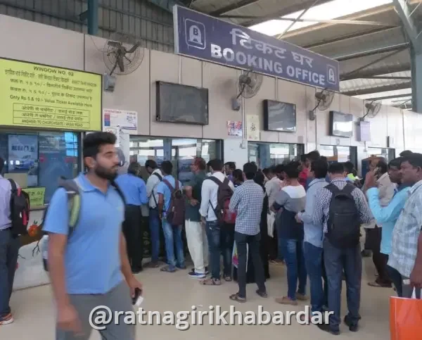 Railway Travel Insurance Scheme : रेल्वे आरक्षण केंद्रांवरून तिकीट बुक करणाऱ्या प्रवाशांसाठी 'ऐच्छिक प्रवास विमा योजना' लागू; केवळ ४५ पैशांत १० लाखांचे संरक्षण Railway Travel Insurance Scheme : रेल्वे आरक्षण केंद्रांवरून तिकीट बुक करणाऱ्या प्रवाशांसाठी 'ऐच्छिक प्रवास विमा योजना' लागू; केवळ ४५ पैशांत १० लाखांचे संरक्षण