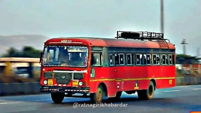 Rajapur Lanja ST Bus Schedule: राजापूर, लांजा, पाली मार्गावरील एसटी बसचे वेळापत्रक विस्कळीत; बसेसअभावी १२० हून अधिक प्रवाशांचा कोंबून प्रवास Rajapur Lanja ST Bus Schedule: राजापूर, लांजा, पाली मार्गावरील एसटी बसचे वेळापत्रक विस्कळीत; बसेसअभावी १२० हून अधिक प्रवाशांचा कोंबून प्रवास