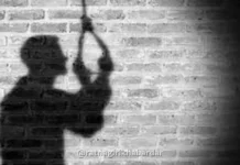 Rajapur Suicide Case: दारूच्या व्यसनाला कंटाळून राजापुरातील ३४ वर्षीय तरुणाची आत्महत्या; शेजवली येथील घटना Rajapur Suicide Case: दारूच्या व्यसनाला कंटाळून राजापुरातील ३४ वर्षीय तरुणाची आत्महत्या; शेजवली येथील घटना