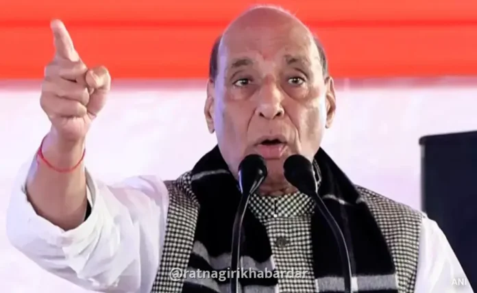 Rajnath Singh on Regime Change: विरोधकांच्या सत्तापालटाच्या विधानांवर राजनाथ सिंह आक्रमक; देशात अराजकता निर्माण करण्याचा डाव असल्याचा केला आरोप Rajnath Singh on Regime Change: विरोधकांच्या सत्तापालटाच्या विधानांवर राजनाथ सिंह आक्रमक; देशात अराजकता निर्माण करण्याचा डाव असल्याचा केला आरोप