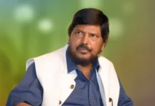 Ramdas Athawale On Rahul Gandhi: ‘२०२९ ला मोदींसोबत क्रिकेट खेळून राहुल गांधींची विकेट घेणार’; रामदास आठवले यांची राहुल गांधींवर तुफान फटकेबाजी Ramdas Athawale On Rahul Gandhi: '२०२९ ला मोदींसोबत क्रिकेट खेळून राहुल गांधींची विकेट घेणार'; रामदास आठवले यांची राहुल गांधींवर तुफान फटकेबाजी
