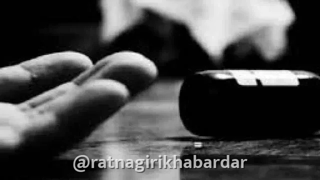 Ratnagiri Crime News: शिवार आंबेरे येथील ३१ वर्षीय विवाहितेची आत्महत्या; मुंबईत उपचारादरम्यान मृत्यू Ratnagiri Crime News: शिवार आंबेरे येथील ३१ वर्षीय विवाहितेची आत्महत्या; मुंबईत उपचारादरम्यान मृत्यू