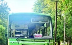 Ratnagiri District Court Bus Accident: चालकाला डुलकी लागल्याने रत्नागिरी जिल्हा न्यायालयासमोर एसटी बसचा अपघात