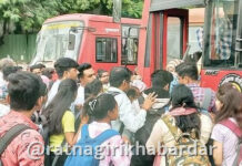 Ratnagiri MSRTC Bus News: रत्नागिरी विभागात बसेसची प्रचंड टंचाई; एसटीचे वेळापत्रक विस्कळीत, प्रवाशांची मोठी कसरत Ratnagiri MSRTC Bus News: रत्नागिरी विभागात बसेसची प्रचंड टंचाई; एसटीचे वेळापत्रक विस्कळीत, प्रवाशांची मोठी कसरत