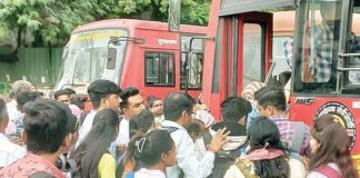 Ratnagiri MSRTC Bus News: रत्नागिरी विभागात बसेसची प्रचंड टंचाई; एसटीचे वेळापत्रक विस्कळीत, प्रवाशांची मोठी कसरत
