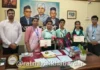 Ratnagiri Patwardhan High School Achievement: रोटरी क्लबच्या ‘कचऱ्यातून कलाकृती’ स्पर्धेत पटवर्धन हायस्कूलच्या विद्यार्थ्यांची उल्लेखनीय कामगिरी; कोकणात द्वितीय क्रमांक पटकावला Ratnagiri Patwardhan High School Achievement: रोटरी क्लबच्या 'कचऱ्यातून कलाकृती' स्पर्धेत पटवर्धन हायस्कूलच्या विद्यार्थ्यांची उल्लेखनीय कामगिरी; कोकणात द्वितीय क्रमांक पटकावला