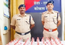 Ratnagiri Railway Liquor Seizure: रत्नागिरी रेल्वेस्थानकावर ‘ऑपरेशन सतर्क’ अंतर्गत कारवाई; गोवा संपर्क क्रांती एक्स्प्रेसमधून दारूच्या १०० बाटल्या जप्त Ratnagiri Railway Liquor Seizure: रत्नागिरी रेल्वेस्थानकावर 'ऑपरेशन सतर्क' अंतर्गत कारवाई; गोवा संपर्क क्रांती एक्स्प्रेसमधून दारूच्या १०० बाटल्या जप्त