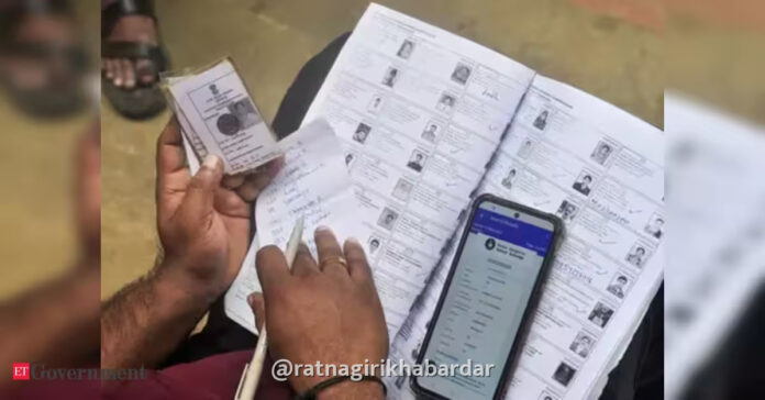 Ratnagiri Voter List Update: एसआयआरमुळे मृत, बोगस मतदारांचा तिढा कायमचा सुटण्यास मदत होणार; जिल्ह्यात १ लाख ३१ हजार अर्ज अयोग्य Ratnagiri Voter List Update: एसआयआरमुळे मृत, बोगस मतदारांचा तिढा कायमचा सुटण्यास मदत होणार; जिल्ह्यात १ लाख ३१ हजार अर्ज अयोग्य