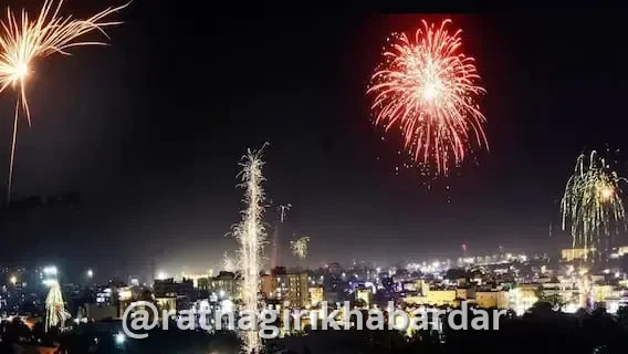 Supreme Court fireworks verdict: फटाक्यांवर पूर्ण बंदी घालणार नाही, सर्वोच्च न्यायालयाची दिल्ली-प्रदूषण प्रकरणी महत्त्वपूर्ण टिप्पणी Supreme Court fireworks verdict: फटाक्यांवर पूर्ण बंदी घालणार नाही, सर्वोच्च न्यायालयाची दिल्ली-प्रदूषण प्रकरणी महत्त्वपूर्ण टिप्पणी