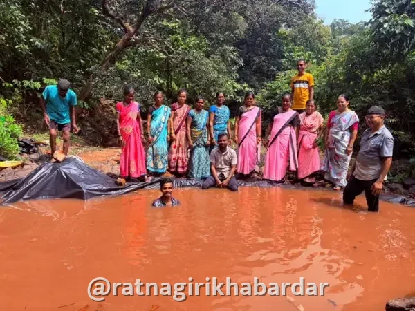 Vanrai Bandhara Ratnagiri: संगमेश्वरच्या तळेकांटे ग्रामपंचायतीकडून कळंबटेवाडीत 'वनराई बंधारा' निर्माण Vanrai Bandhara Ratnagiri: संगमेश्वरच्या तळेकांटे ग्रामपंचायतीकडून कळंबटेवाडीत 'वनराई बंधारा' निर्माण