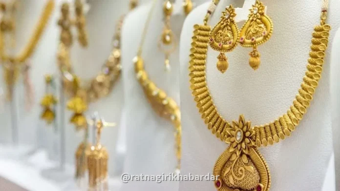 Vijayadashami Gold Price Hike: विजयादशमीच्या मुहूर्तावर सोन्याचे भाव वधारले; जाणून घ्या प्रमुख शहरांमधील दर Vijayadashami Gold Price Hike: विजयादशमीच्या मुहूर्तावर सोन्याचे भाव वधारले; जाणून घ्या प्रमुख शहरांमधील दर